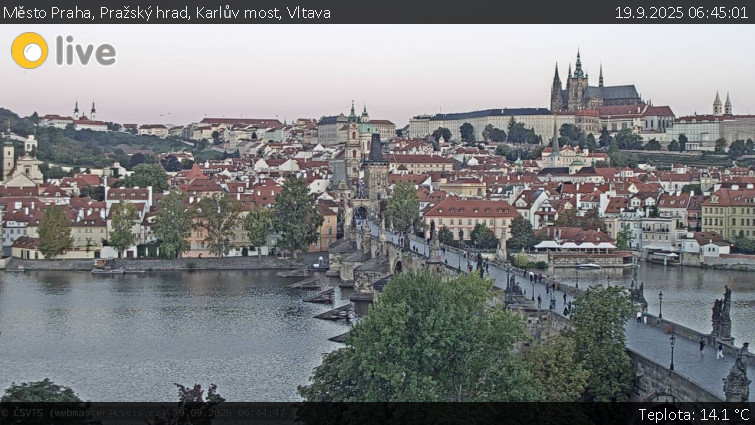 Město Praha - Pražský hrad, Karlův most, Vltava - 19.9.2025 v 06:45