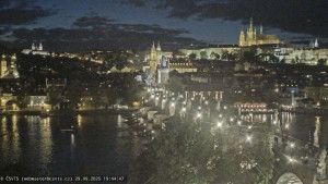Město Praha - Pražský hrad, Karlův most, Vltava - 29.9.2025 v 19:45