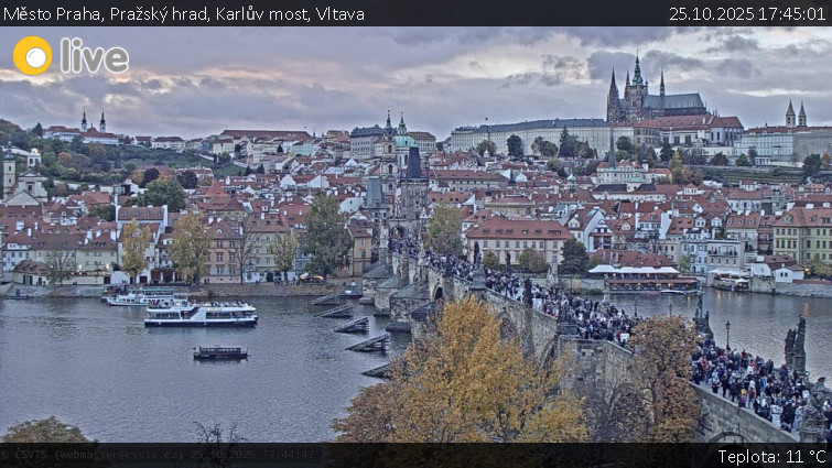 Město Praha - Pražský hrad, Karlův most, Vltava - 25.10.2025 v 17:45 Město Praha - Pražský hrad, Karlův most, Vltava - 25.10.2025 v 17:45