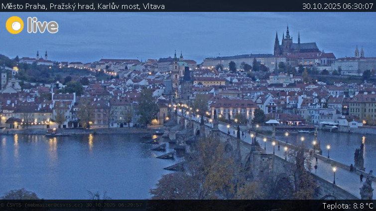 Město Praha - Pražský hrad, Karlův most, Vltava - 30.10.2025 v 06:30