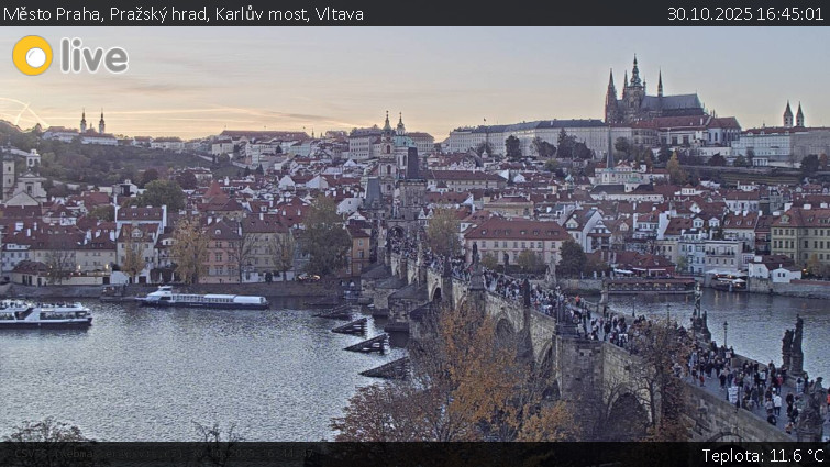 Město Praha - Pražský hrad, Karlův most, Vltava - 30.10.2025 v 16:45