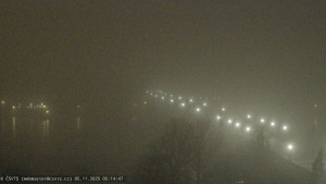 Město Praha - Pražský hrad, Karlův most, Vltava - 5.11.2025 v 05:15 Město Praha - Pražský hrad, Karlův most, Vltava - 5.11.2025 v 05:15