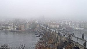 Město Praha - Pražský hrad, Karlův most, Vltava - 5.11.2025 v 07:15 Město Praha - Pražský hrad, Karlův most, Vltava - 5.11.2025 v 07:15