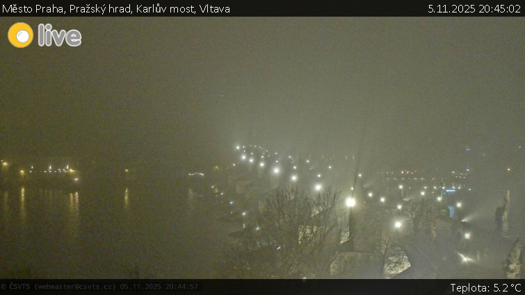 Město Praha - Pražský hrad, Karlův most, Vltava - 5.11.2025 v 20:45