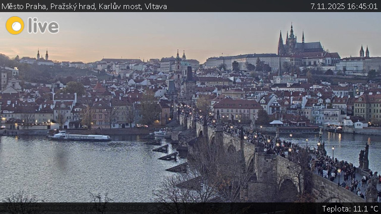 Město Praha - Pražský hrad, Karlův most, Vltava - 7.11.2025 v 16:45