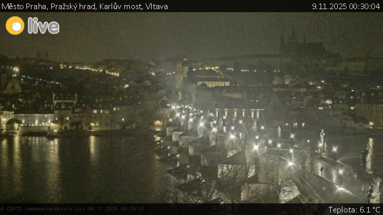 Město Praha - Pražský hrad, Karlův most, Vltava - 9.11.2025 v 00:30