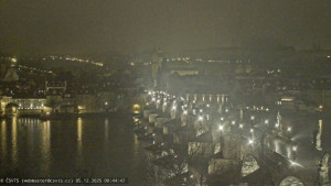 Město Praha - Pražský hrad, Karlův most, Vltava - 5.12.2025 v 00:45
