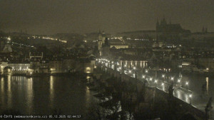 Město Praha - Pražský hrad, Karlův most, Vltava - 5.12.2025 v 02:45