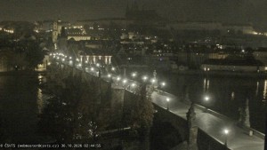 Stadt Prag - Prager Burg, Karlsbrücke, Moldau - 30.10.2026 v 02:45 Stadt Prag - Prager Burg, Karlsbrücke, Moldau - 30.10.2026 v 02:45