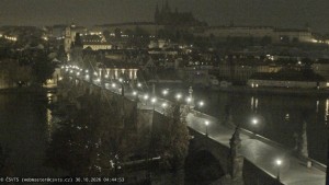 Stadt Prag - Prager Burg, Karlsbrücke, Moldau - 30.10.2026 v 04:45 Stadt Prag - Prager Burg, Karlsbrücke, Moldau - 30.10.2026 v 04:45