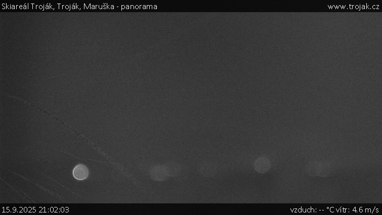 Skiareál Troják - Troják, Maruška - panorama - 15.9.2025 v 21:02 Skiareál Troják - Troják, Maruška - panorama - 15.9.2025 v 21:02