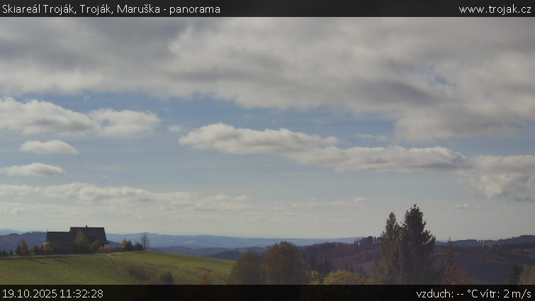 Skiareál Troják - Troják, Maruška - panorama - 19.10.2025 v 11:32 Skiareál Troják - Troják, Maruška - panorama - 19.10.2025 v 11:32