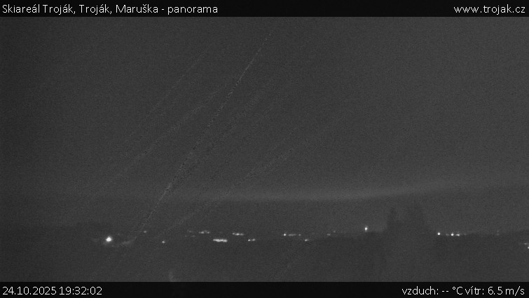 Skiareál Troják - Troják, Maruška - panorama - 24.10.2025 v 19:32 Skiareál Troják - Troják, Maruška - panorama - 24.10.2025 v 19:32