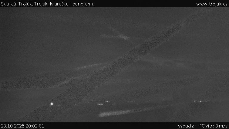 Skiareál Troják - Troják, Maruška - panorama - 28.10.2025 v 20:02 Skiareál Troják - Troják, Maruška - panorama - 28.10.2025 v 20:02