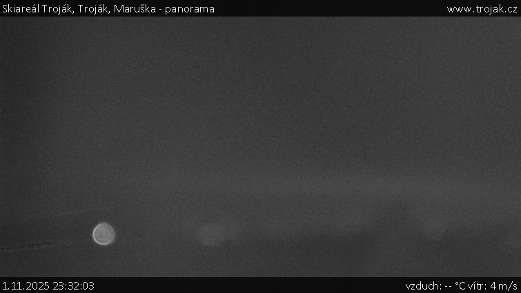Skiareál Troják - Troják, Maruška - panorama - 1.11.2025 v 23:32 Skiareál Troják - Troják, Maruška - panorama - 1.11.2025 v 23:32
