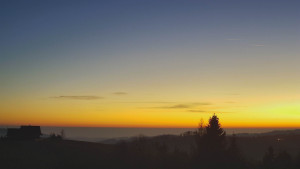 Skiareál Troják - Troják, Maruška - panorama - 18.12.2025 v 16:32 Skiareál Troják - Troják, Maruška - panorama - 18.12.2025 v 16:32