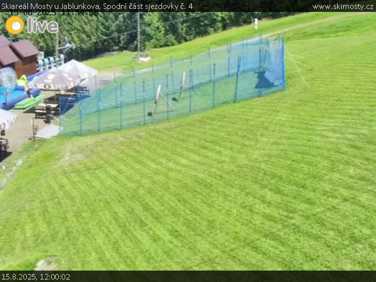 Skiareál Mosty u Jablunkova - Spodní část sjezdovky č. 4 - 15.8.2025 v 12:00