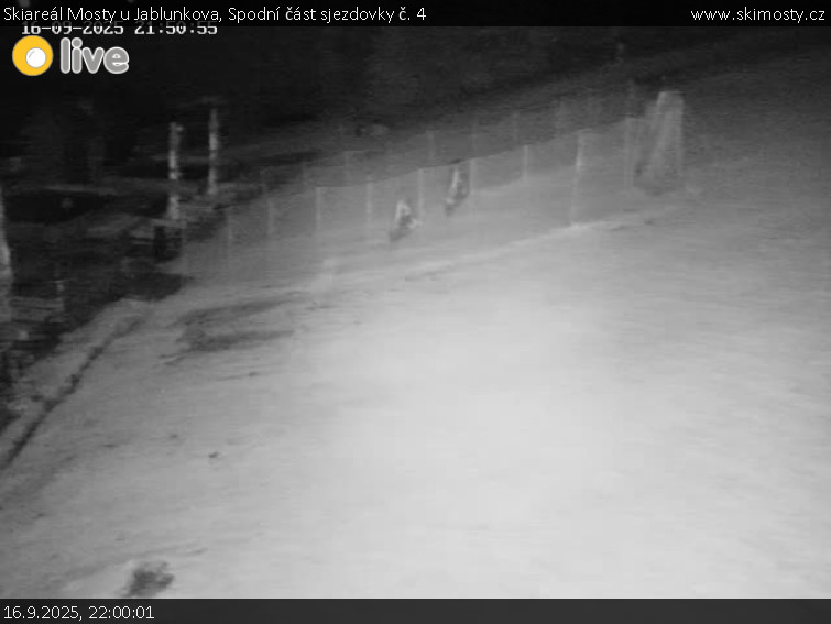 Skiareál Mosty u Jablunkova - Spodní část sjezdovky č. 4 - 16.9.2025 v 22:00