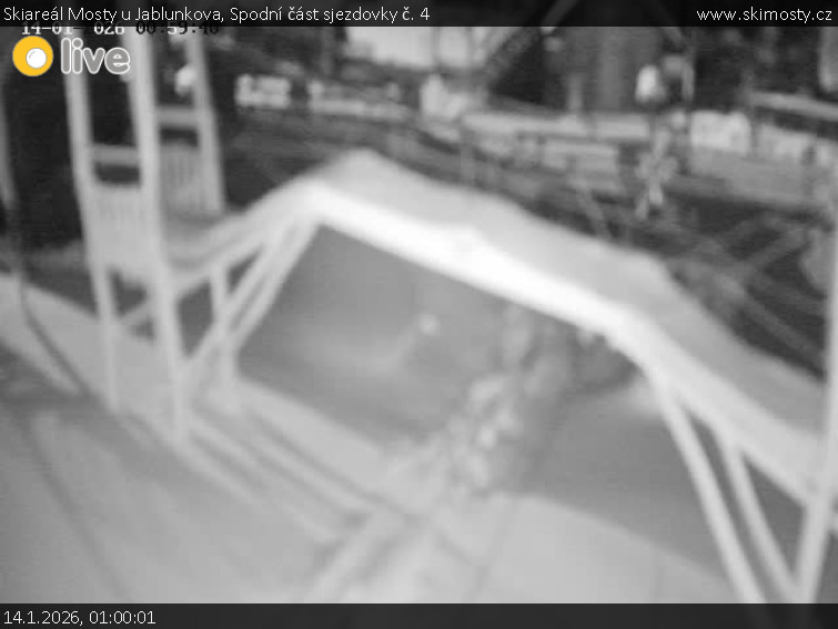 Skiareál Mosty u Jablunkova - Spodní část sjezdovky č. 4 - 14.1.2026 v 01:00