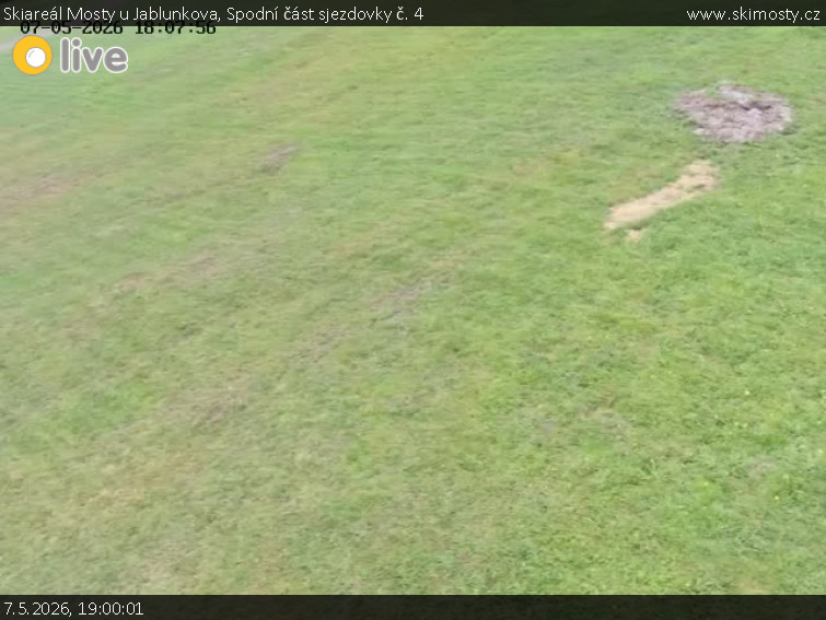 Skiareál Mosty u Jablunkova - Spodní část sjezdovky č. 4 - 7.5.2026 v 19:00