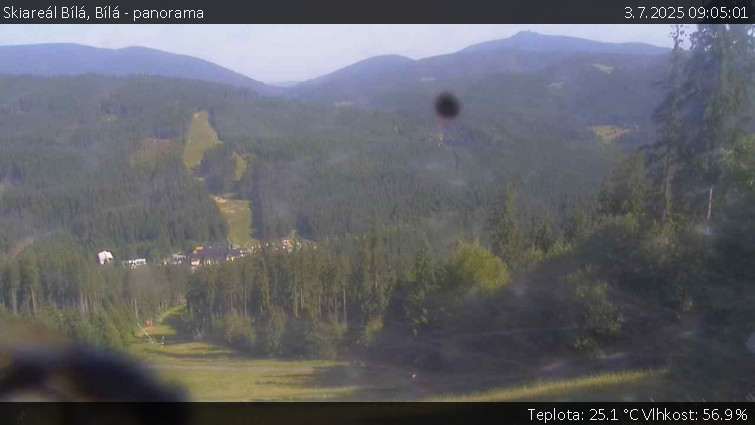 Skiareál Bílá - Bílá - panorama - 3.7.2025 v 09:05