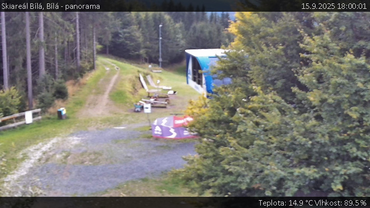 Skiareál Bílá - Bílá - panorama - 15.9.2025 v 18:00 Skiareál Bílá - Bílá - panorama - 15.9.2025 v 18:00