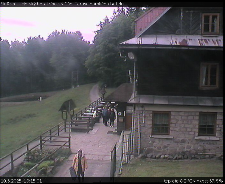 SkiAreál - Horský hotel Vsacký Cáb - Terasa horského hotelu - 10.5.2025 v 10:15 SkiAreál - Horský hotel Vsacký Cáb - Terasa horského hotelu - 10.5.2025 v 10:15