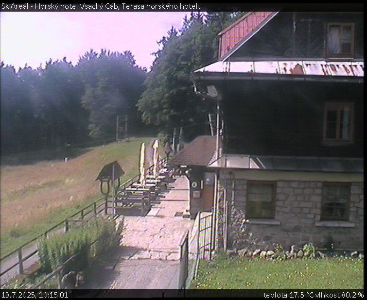 SkiAreál - Horský hotel Vsacký Cáb - Terasa horského hotelu - 13.7.2025 v 10:15 SkiAreál - Horský hotel Vsacký Cáb - Terasa horského hotelu - 13.7.2025 v 10:15