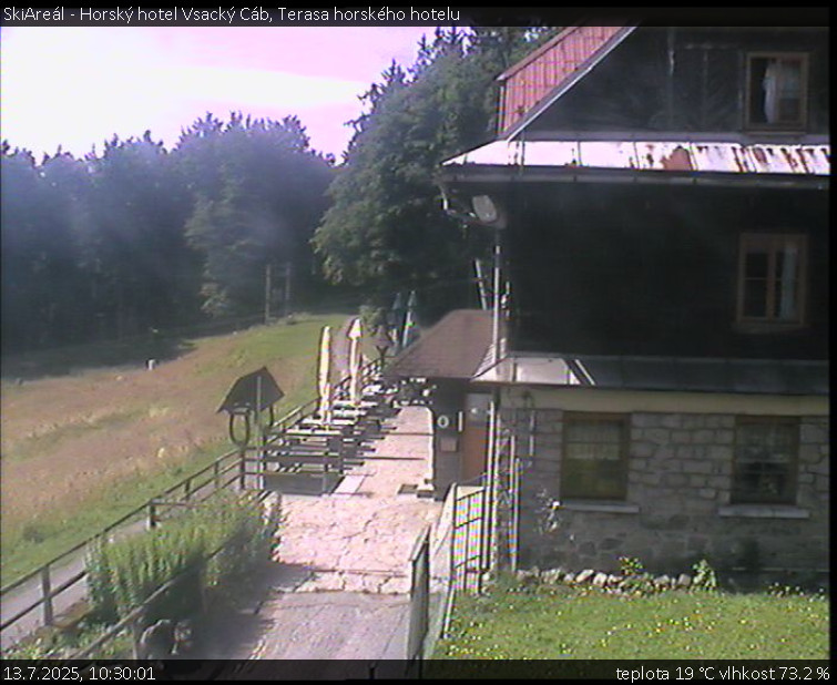 SkiAreál - Horský hotel Vsacký Cáb - Terasa horského hotelu - 13.7.2025 v 10:30 SkiAreál - Horský hotel Vsacký Cáb - Terasa horského hotelu - 13.7.2025 v 10:30