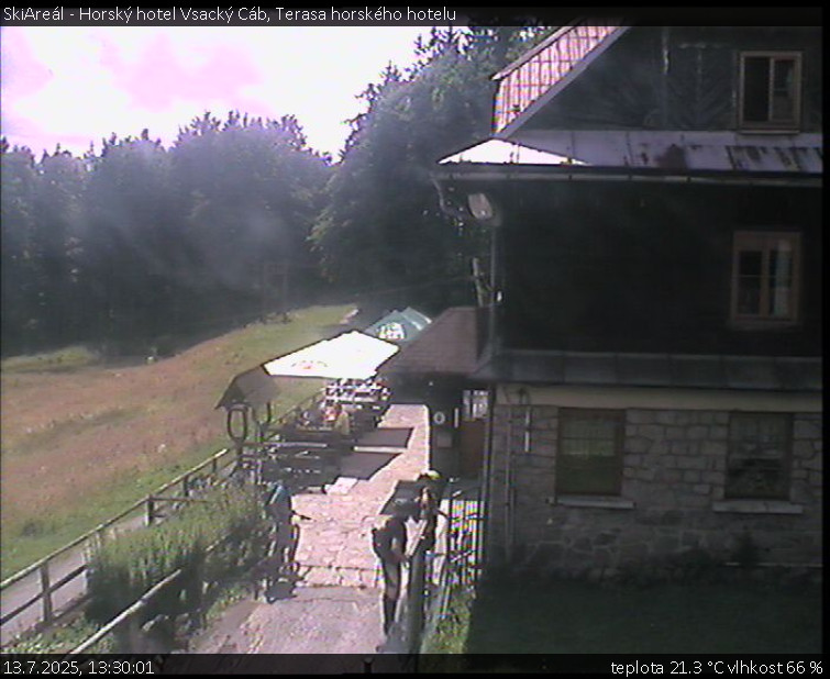 SkiAreál - Horský hotel Vsacký Cáb - Terasa horského hotelu - 13.7.2025 v 13:30 SkiAreál - Horský hotel Vsacký Cáb - Terasa horského hotelu - 13.7.2025 v 13:30