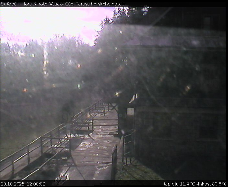 SkiAreál - Horský hotel Vsacký Cáb - Terasa horského hotelu - 29.10.2025 v 12:00 SkiAreál - Horský hotel Vsacký Cáb - Terasa horského hotelu - 29.10.2025 v 12:00
