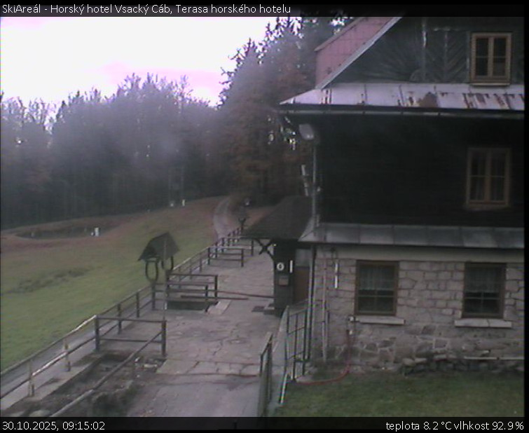 SkiAreál - Horský hotel Vsacký Cáb - Terasa horského hotelu - 30.10.2025 v 09:15 SkiAreál - Horský hotel Vsacký Cáb - Terasa horského hotelu - 30.10.2025 v 09:15