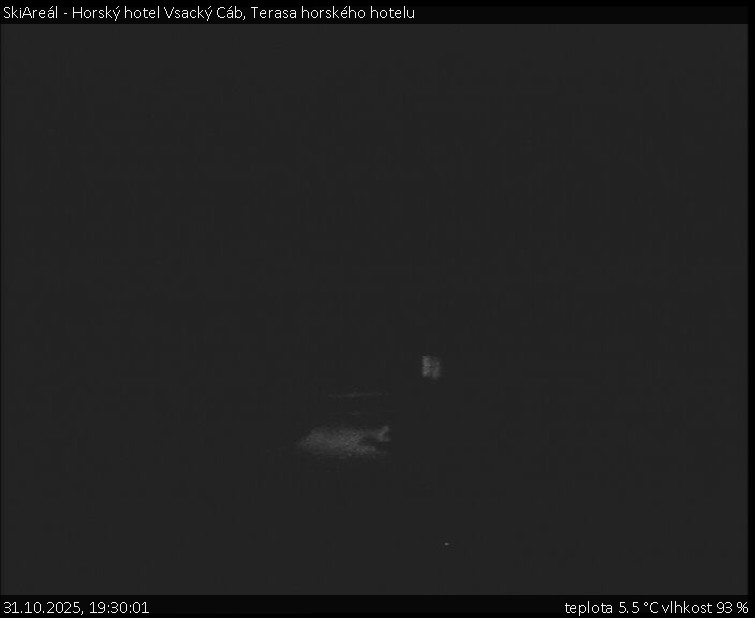 SkiAreál - Horský hotel Vsacký Cáb - Terasa horského hotelu - 31.10.2025 v 19:30 SkiAreál - Horský hotel Vsacký Cáb - Terasa horského hotelu - 31.10.2025 v 19:30