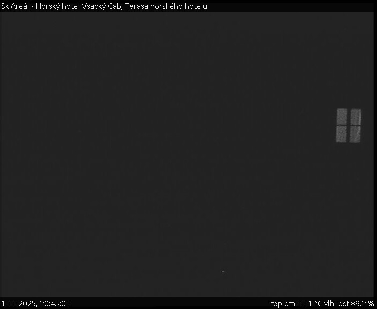 SkiAreál - Horský hotel Vsacký Cáb - Terasa horského hotelu - 1.11.2025 v 20:45 SkiAreál - Horský hotel Vsacký Cáb - Terasa horského hotelu - 1.11.2025 v 20:45