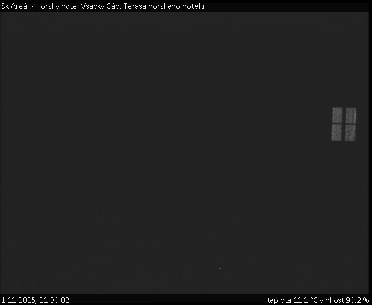 SkiAreál - Horský hotel Vsacký Cáb - Terasa horského hotelu - 1.11.2025 v 21:30 SkiAreál - Horský hotel Vsacký Cáb - Terasa horského hotelu - 1.11.2025 v 21:30