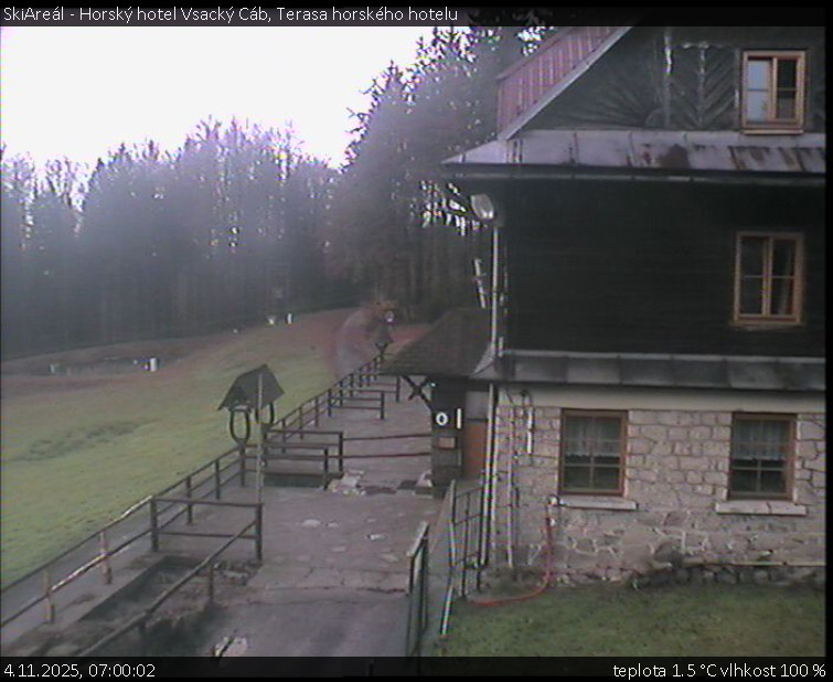 SkiAreál - Horský hotel Vsacký Cáb - Terasa horského hotelu - 4.11.2025 v 07:00