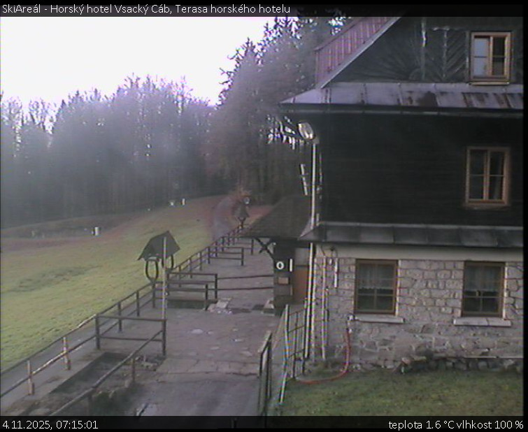 SkiAreál - Horský hotel Vsacký Cáb - Terasa horského hotelu - 4.11.2025 v 07:15