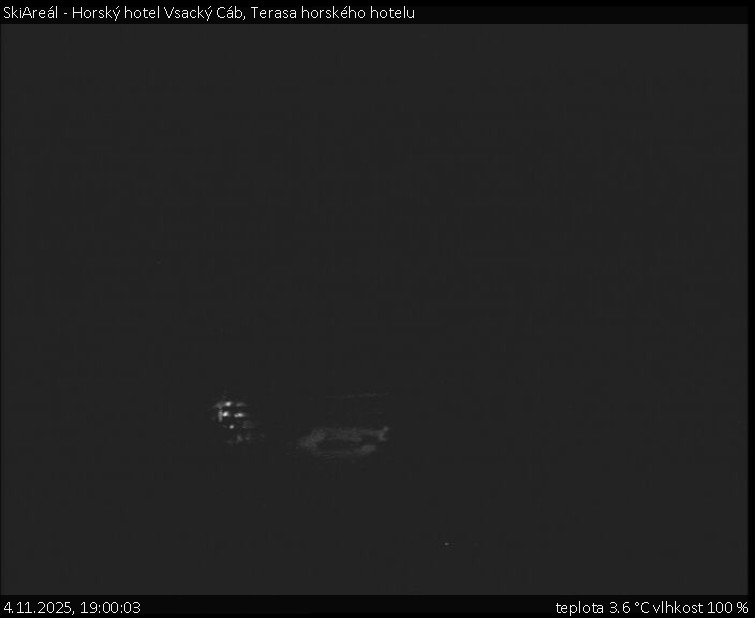 SkiAreál - Horský hotel Vsacký Cáb - Terasa horského hotelu - 4.11.2025 v 19:00