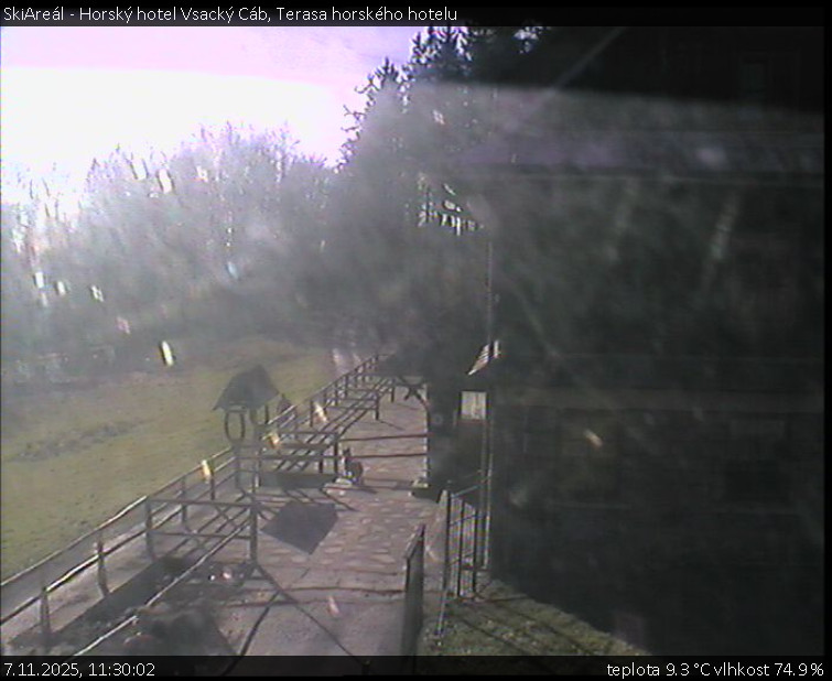SkiAreál - Horský hotel Vsacký Cáb - Terasa horského hotelu - 7.11.2025 v 11:30
