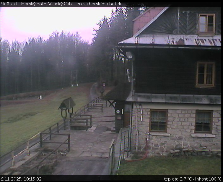 SkiAreál - Horský hotel Vsacký Cáb - Terasa horského hotelu - 9.11.2025 v 10:15