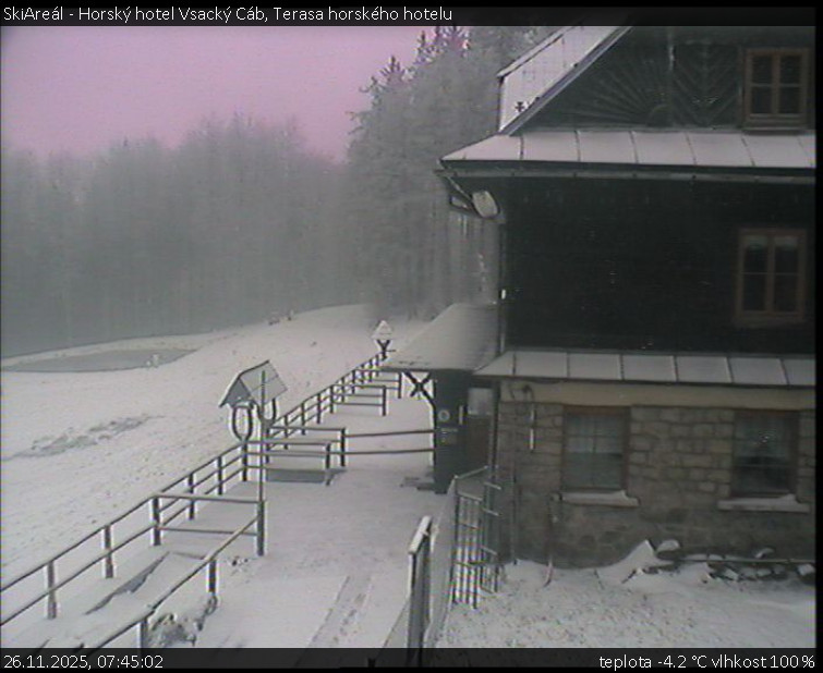 SkiAreál - Horský hotel Vsacký Cáb - Terasa horského hotelu - 26.11.2025 v 07:45