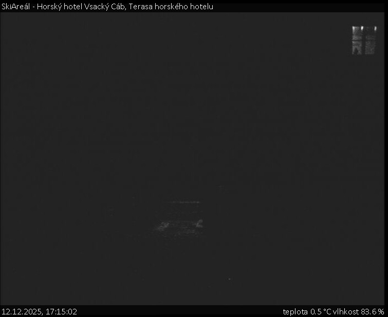 SkiAreál - Horský hotel Vsacký Cáb - Terasa horského hotelu - 12.12.2025 v 17:15