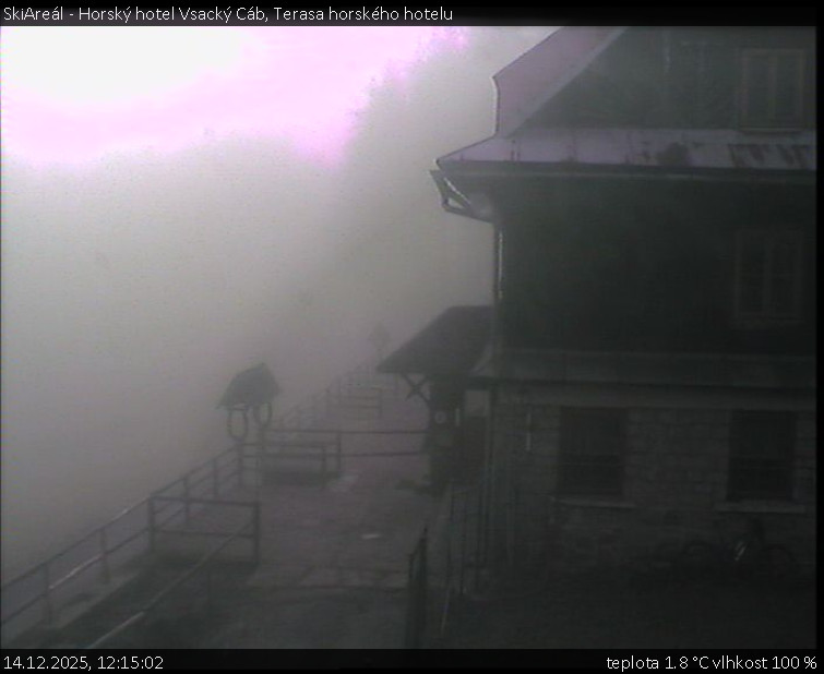 SkiAreál - Horský hotel Vsacký Cáb - Terasa horského hotelu - 14.12.2025 v 12:15