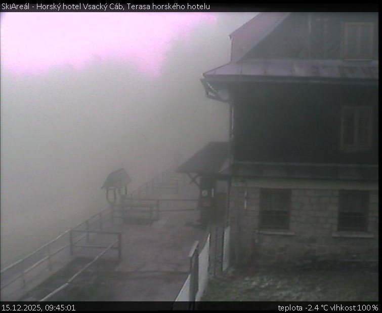 SkiAreál - Horský hotel Vsacký Cáb - Terasa horského hotelu - 15.12.2025 v 09:45