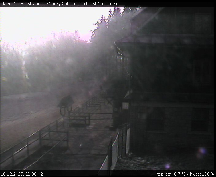 SkiAreál - Horský hotel Vsacký Cáb - Terasa horského hotelu - 16.12.2025 v 12:00