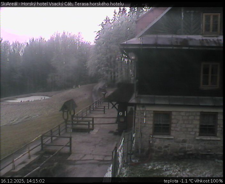 SkiAreál - Horský hotel Vsacký Cáb - Terasa horského hotelu - 16.12.2025 v 14:15