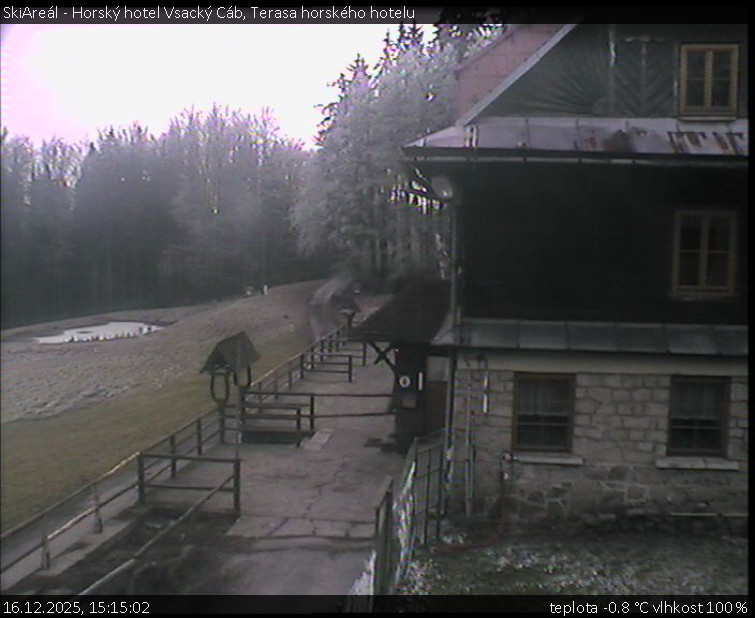 SkiAreál - Horský hotel Vsacký Cáb - Terasa horského hotelu - 16.12.2025 v 15:15