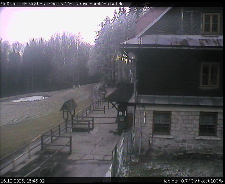 SkiAreál - Horský hotel Vsacký Cáb - Terasa horského hotelu - 16.12.2025 v 15:45