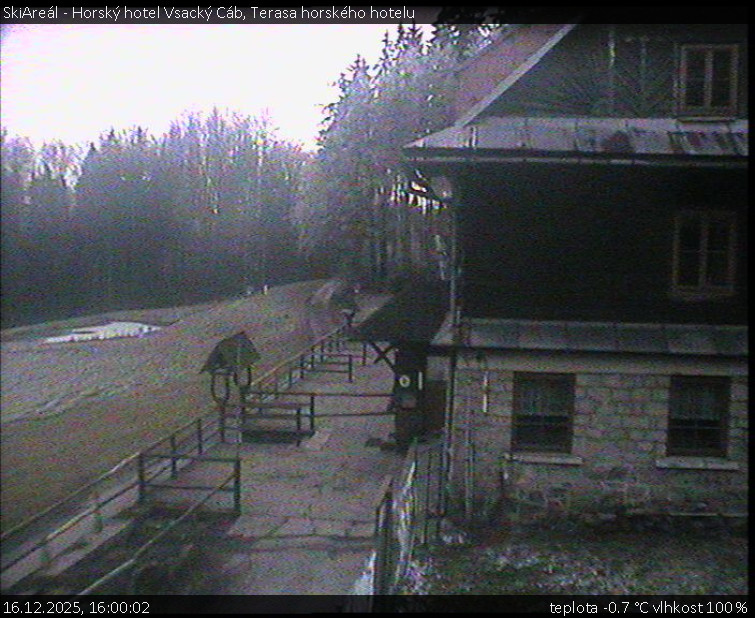 SkiAreál - Horský hotel Vsacký Cáb - Terasa horského hotelu - 16.12.2025 v 16:00