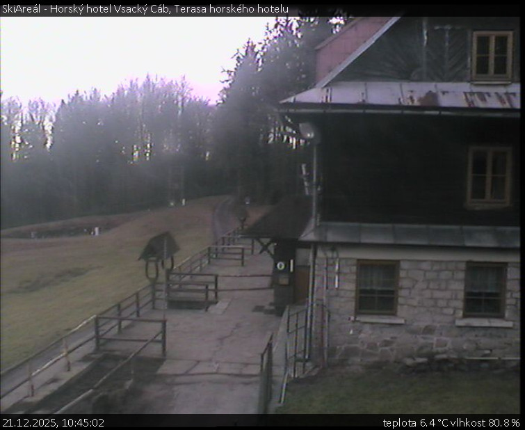 SkiAreál - Horský hotel Vsacký Cáb - Terasa horského hotelu - 21.12.2025 v 10:45